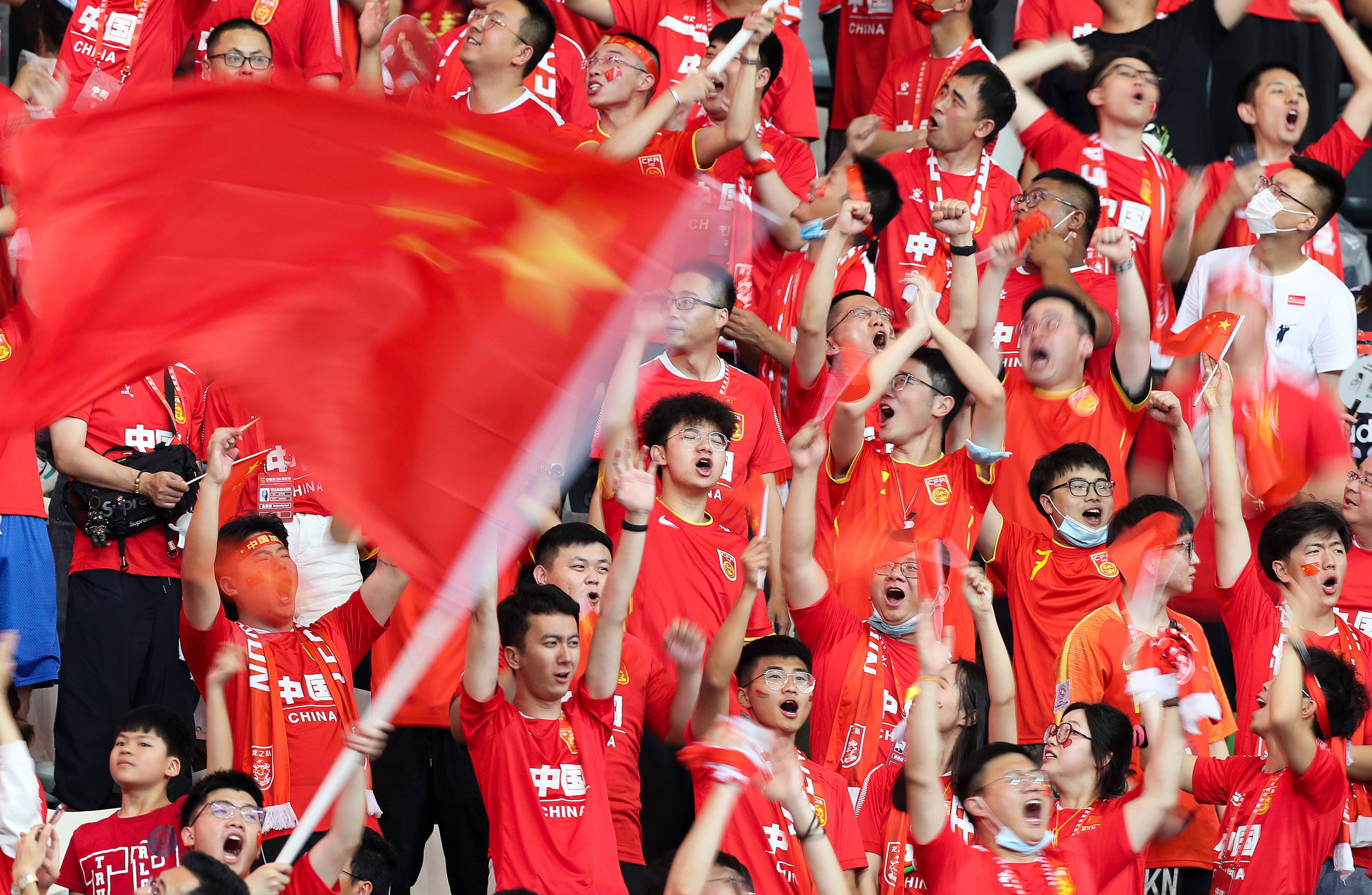 B体育APP:国足备战世界杯预选赛,新战术备受期待 B体育APP:国足备战世界杯预选赛,新战术备受期待